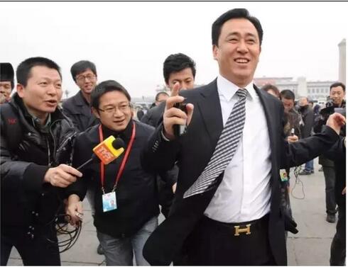 許家印牽手深鐵與王石的關系